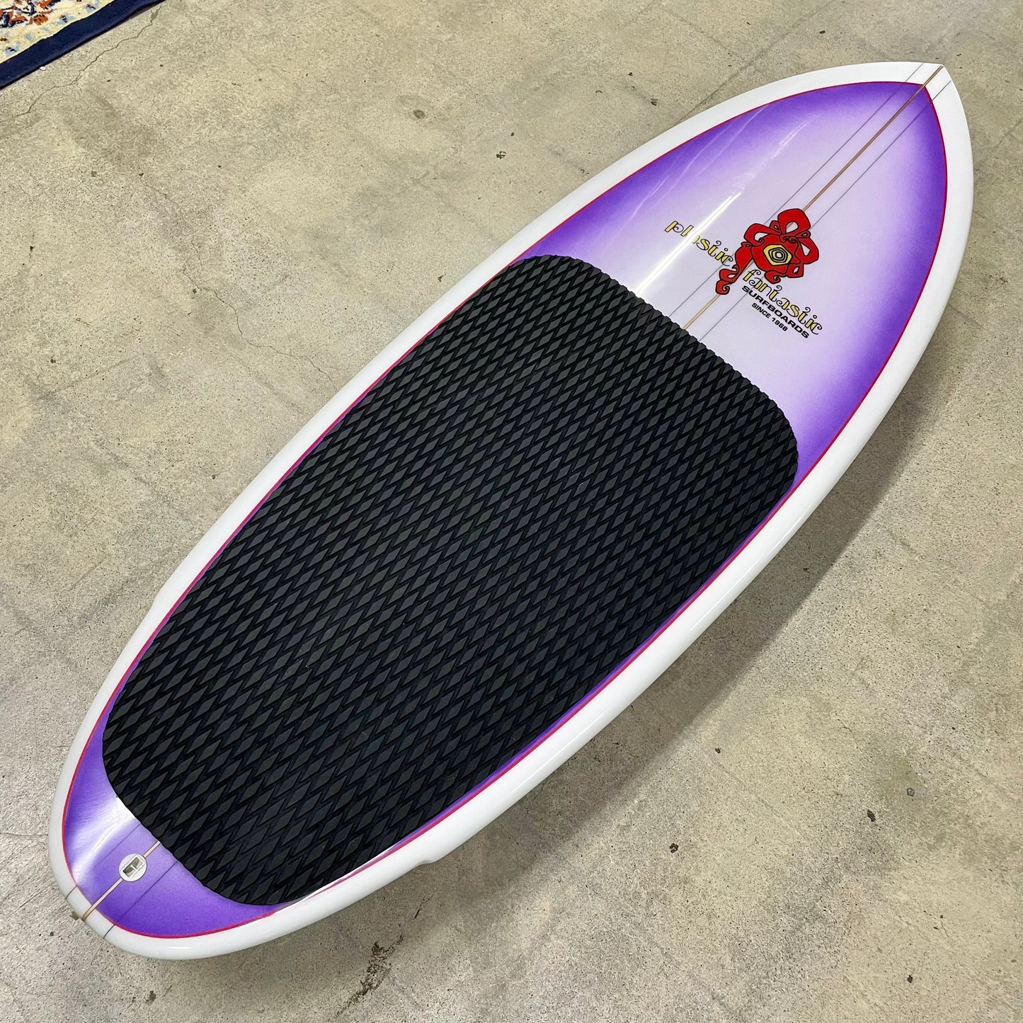 Plastic Fantastic | 5'8" Kneelo Quad With Traction